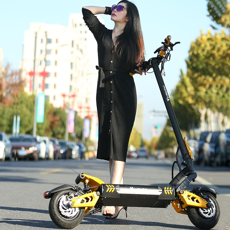 Dual drive 60V 28AHVankeHui, a premium two-wheeled lithium battery-powered electric scooter with dual drive, 1600W and 60V