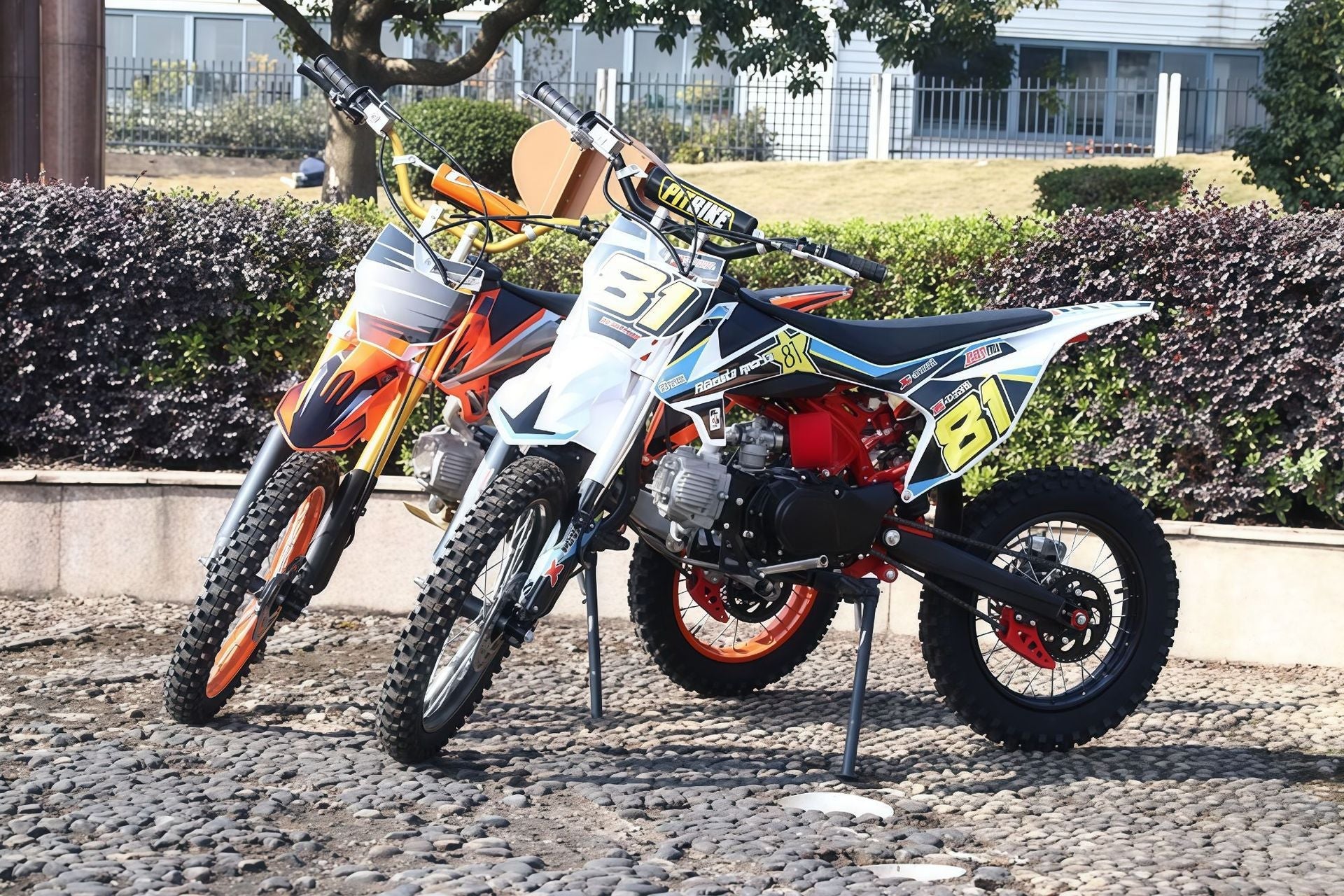 Factory direct sales of 125CC adult two-wheeled off-road motorcycles and mountain bikes in multiple colors available for export