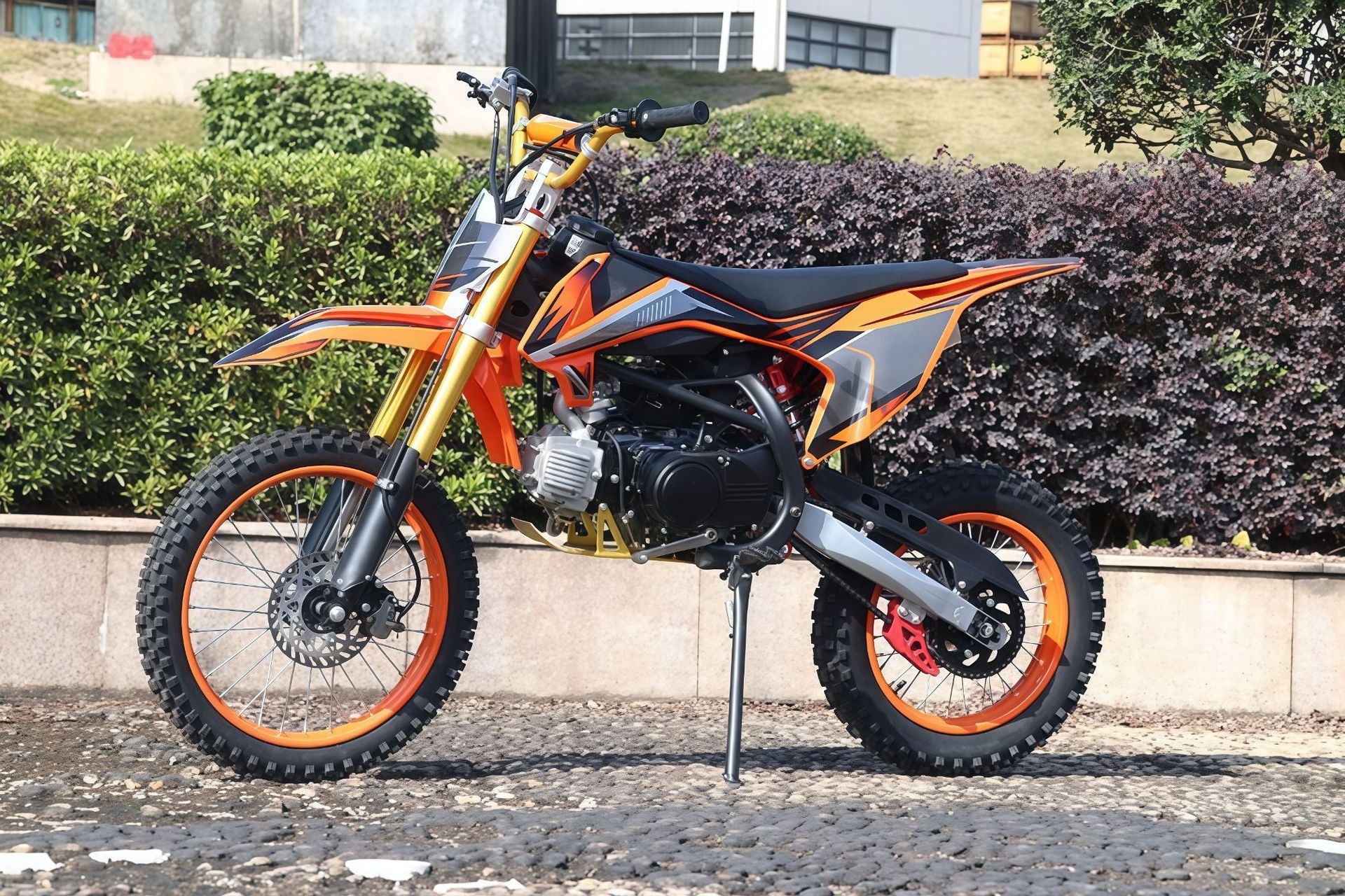 Factory direct sales of 125CC adult two-wheeled off-road motorcycles and mountain bikes in multiple colors available for export