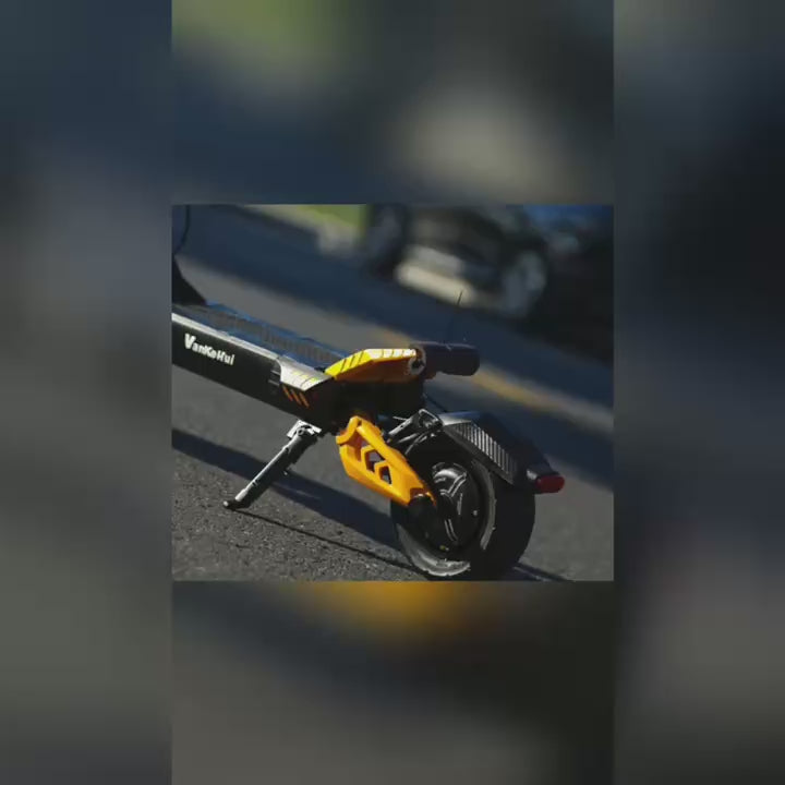 Dual drive 48V 21AH Stylish, cool and stylish, premium two-wheel lithium battery electric scooter VankeHui, 1600W 60V dual-drive electric scooter